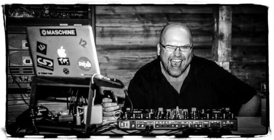 DJ Robert James Perkins in der Seehütte des Terrassenhof Tegernsee